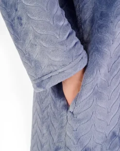Embossed Pattern Fleece 50